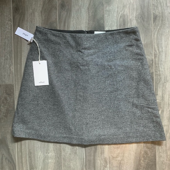 Aritzia Wilfred new classic skirt - Picture 4 of 6